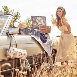 Picknickdecke L 175 X B 154cm BETWEEN FLOWERS In Creme -Einrichtungsserien Geschäft butlers picknickdecke l 175 x b 154cm between flowers in creme 10