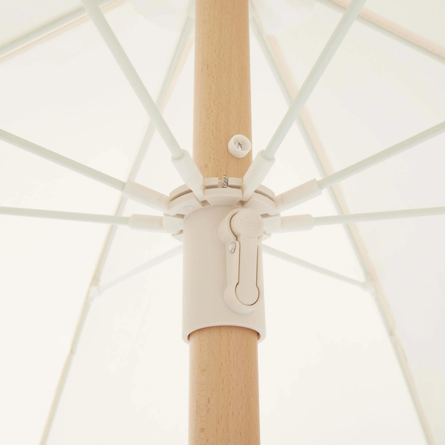 Strandschirm mit Fransen Ø180cm BOHO LOUNGE in Creme Strandschirm Mit Fransen Ø180cm BOHO LOUNGE In Creme -Einrichtungsserien Geschäft butlers strandschirm mit fransen o180cm boho lounge in creme 4